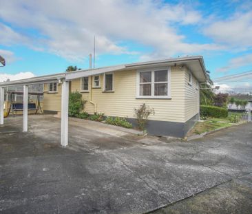 3 bedroom family home for rent in Papakura - Photo 1