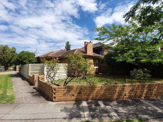 62 Haughton Road, Oakleigh VIC 3166 - House For Rent | Domain - Photo 1