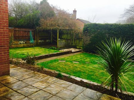 4 bedroom detached house to rent - Photo 3