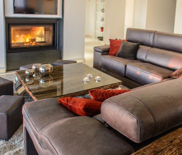 Superb new contemporary Altos de Los Monteros villa with epic views - Photo 1