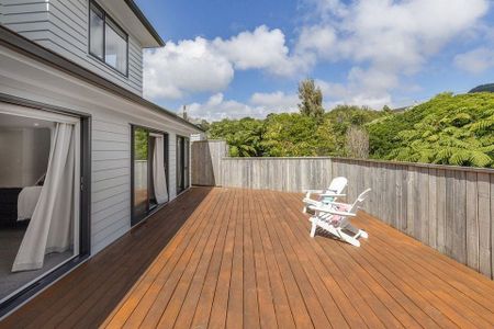 Modern 4BR Family Home in Tawa - Photo 5