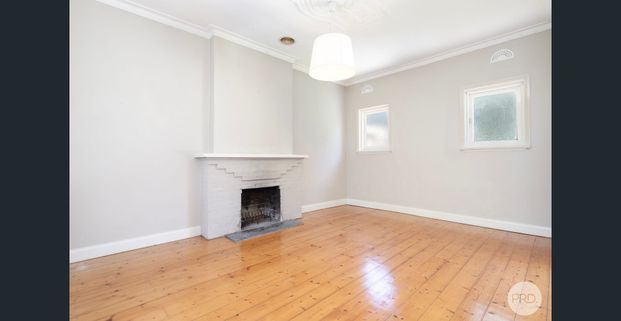 GORGEOUS BRIGHT TWO BEDROOM HOME IN BLACK HILL - Photo 1