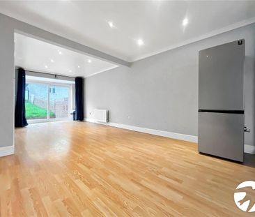3 bedroom terraced house to rent - Photo 6