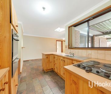 Spacious Family Home in Burton - Photo 6