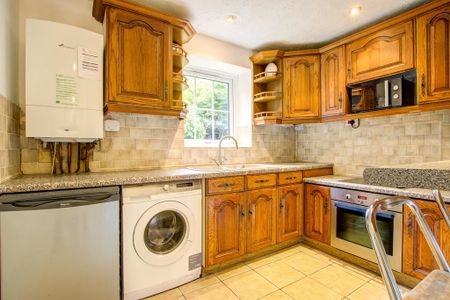 2 bedroom flat to rent - Photo 2