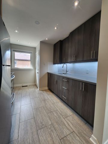 For Lease - 98 Corby Crescent Unit# 1, Brampton, Ontario - Photo 2