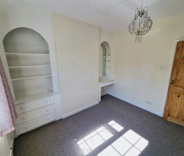 Terraced House to rent on - Photo 2