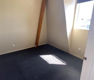 1 Bedroom Unit plus study - Close to Town - Photo 2