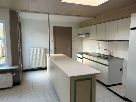 Knusse gezinswoning met tuin en vernieuwd terras te huur in Gistel! - Photo 3