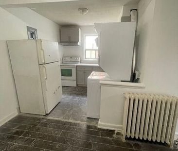 For Lease - 1516 Eglinton Avenue Unit# Apt 2, Toronto, Ontario - Photo 4