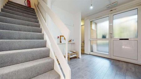 Flat, Conisborough, Bayham Street, London, NW1 - Photo 2