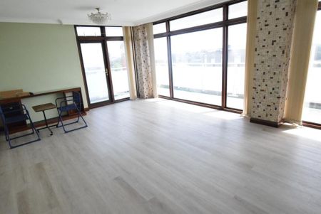 3 bedroom apartment to rent - Photo 4