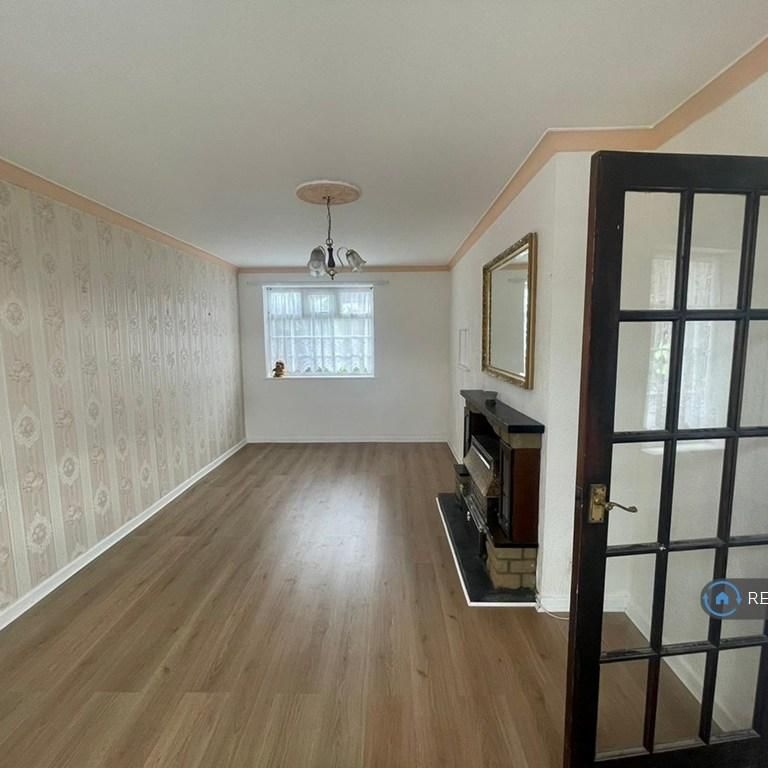 2 bedroom semi-detached house to rent - Photo 1