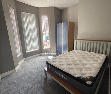 Flat 1, 91 Fitzroy Avenue, Belfast, BT7 1HU - Photo 4