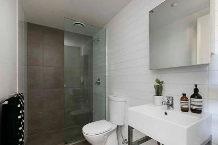 Modern With Private Outdoor Space - Photo 5