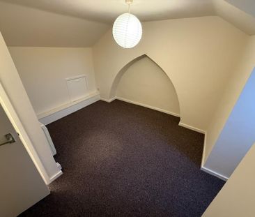 2 bedroom terraced house to rent - Photo 4