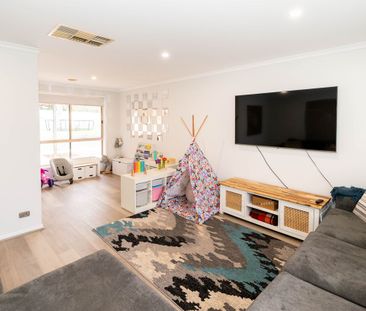COMFORTABLE LIVING ON KALOONA DRIVE - Photo 4