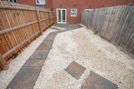3 bedroom terraced house to rent - Photo 3