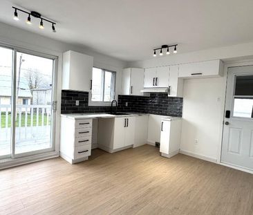 4 1/2 entièrement rénové – St-Eustache – Disponible juin ou juillet - Photo 2
