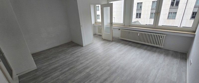 Zum 01.Mai: Schicke Single-Wohnung mit Einbauküche in Bilk - Photo 1