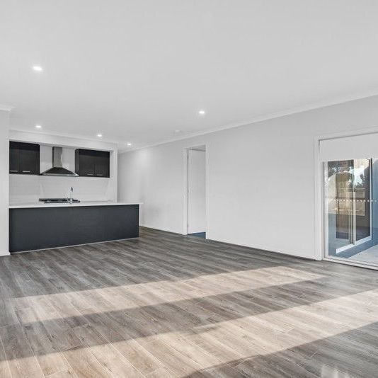 Spacious 4 Bed, 2 Bath Home with 2-Car Garage - Comfort, Style & Convenience! - Photo 1