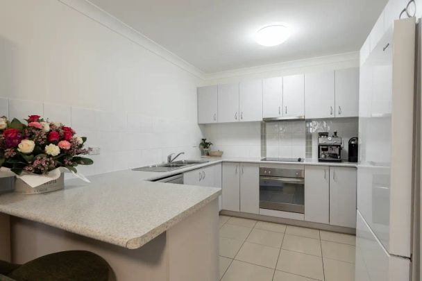 “Perfectly Positioned property” - Photo 1