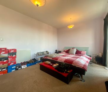 2 bedroom Apartment to let - Photo 3