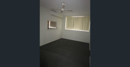 A 2 BEDROOM UNIT WITH STYLE - Photo 4