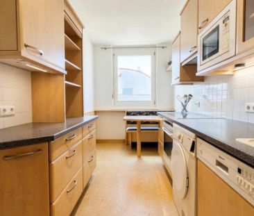 8Min zur U2 - helle 3-Zimmer-DG-Wohnung - sonnige Terrasse - teilmöbliert - Tiefgarage - top Anbindung - Photo 5