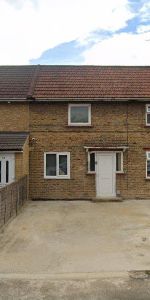 Wheatley Crescent, Hayes UB3, London - Photo 3