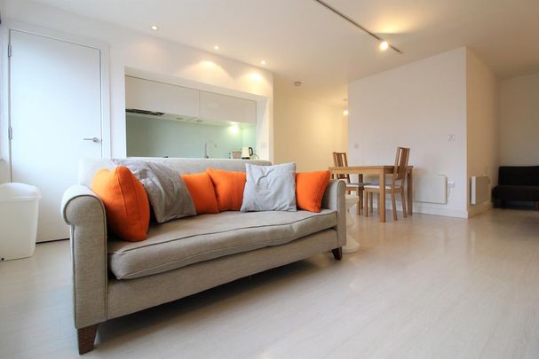 Studio to rent - Photo 1