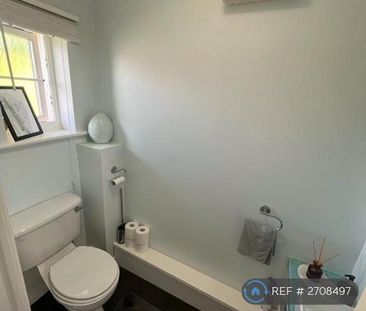 2 bedroom terraced house to rent - Photo 4