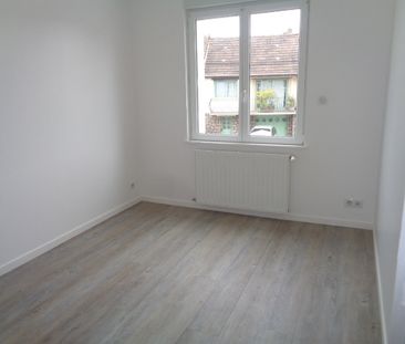 Location Maison 7 pièces 99m² TOURLAVILLE 50110 - Photo 4