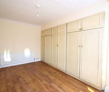 4 bedroom semi-detached house to rent - Photo 3