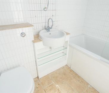 3 bedroom detached bungalow to rent - Photo 4