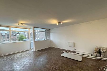 Woking, Surrey, GU22 - Photo 2