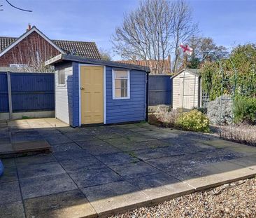 3 bedroom semi-detached bungalow to rent - Photo 6