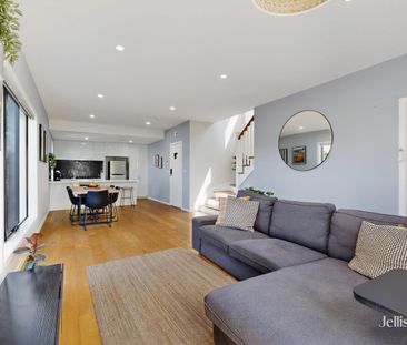 Private, Peaceful & Perfectly Positioned – Stylish Townhouse in Pri... - Photo 6