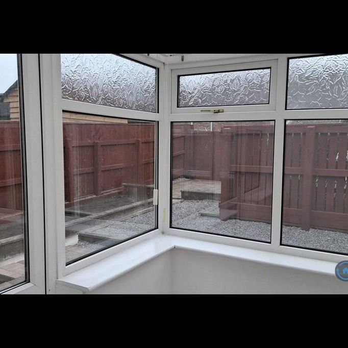 3 bedroom semi-detached house to rent - Photo 1