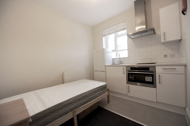 1 bedroom studio to rent High Street, Reigate, RH2 - Photo 1