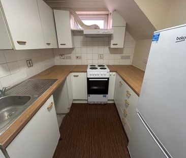 1 bedroom end of terrace to rent Broadwater - Photo 1