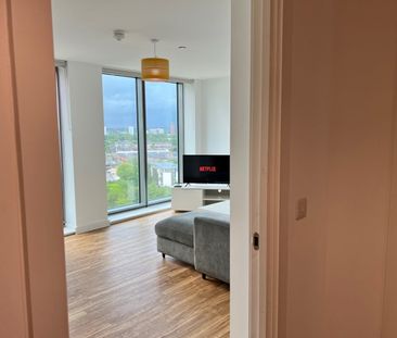 2 Bed Flat, Michigan Avenue, M50 - Photo 1