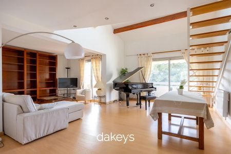 Location Appartement 5 pièces MARSEILLE 9ème - Photo 3