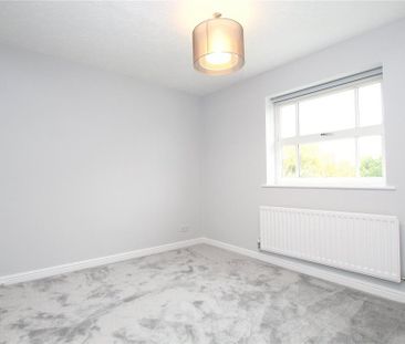 4 bedroom detached house to rent - Photo 3