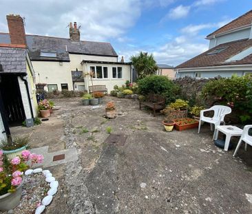 2 bedroom end of terrace house to rent - Photo 1