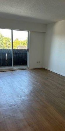 1 Bed 1 Bath Apartment $1866 / Month - Photo 1