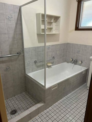 Tidy Three Bedroom in Oxley Vale - Photo 3