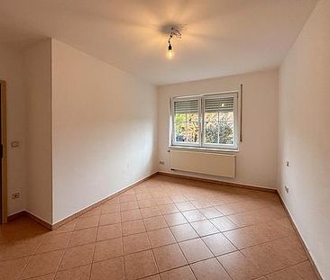 Gepflegte 2-Zimmer-Einliegerwohnung mit separaten Eingang - in ruhi... - Foto 1