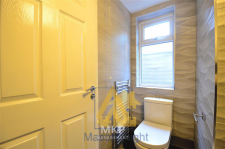 4 bedroom terraced house to rent - Photo 4