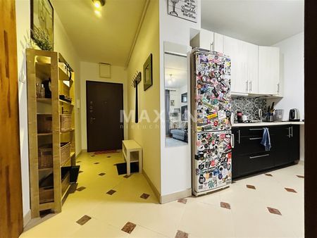 Kompaktowe mieszkanie przy Placu Szembeka - Photo 3